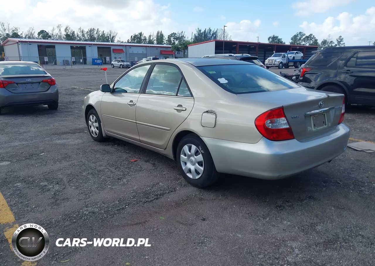 2004 Toyota Camry Le VIN:4T1BE30K54U795053 - 3