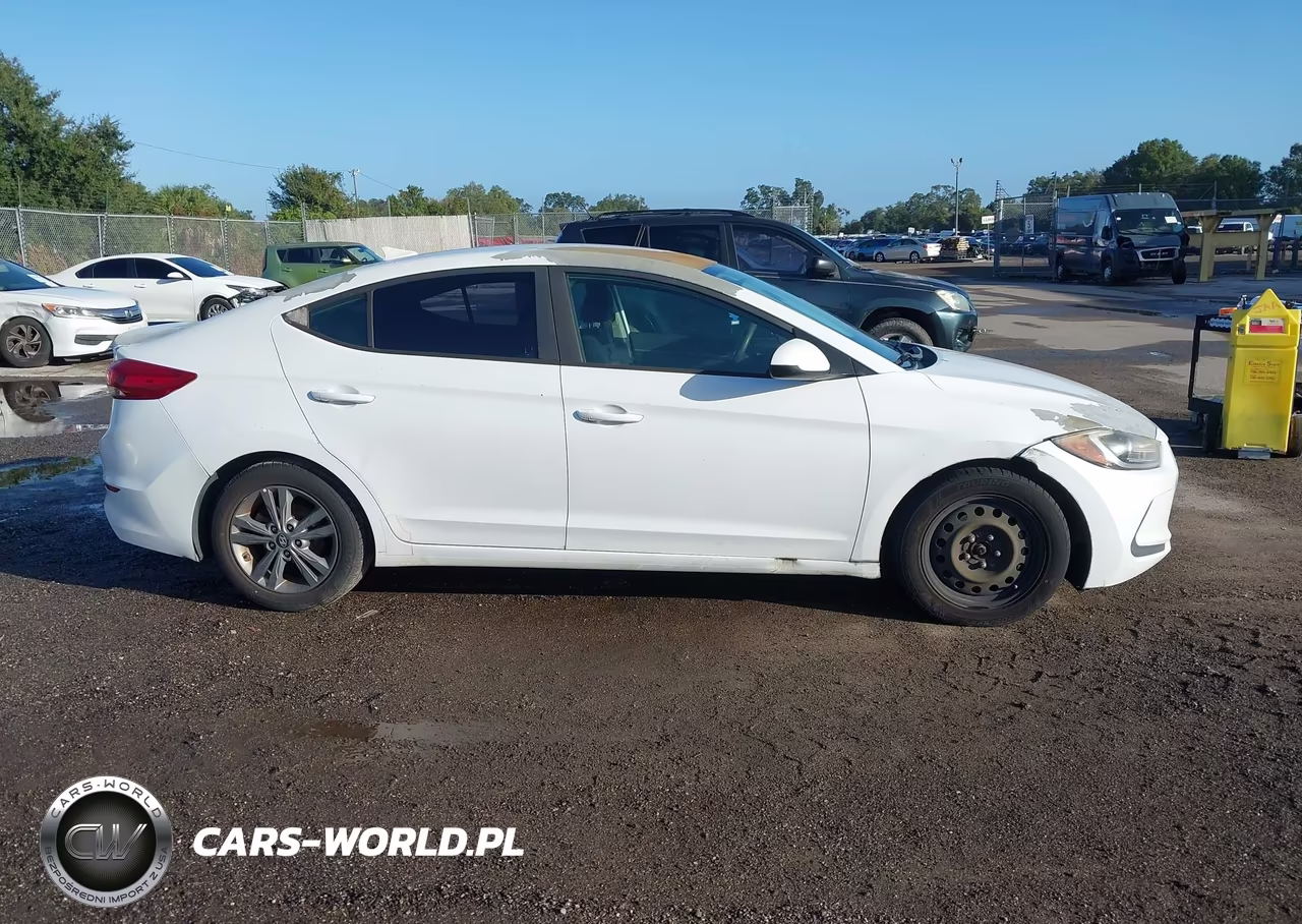 2018 Hyundai Elantra Sel VIN:5NPD84LF5JH312806 - 13