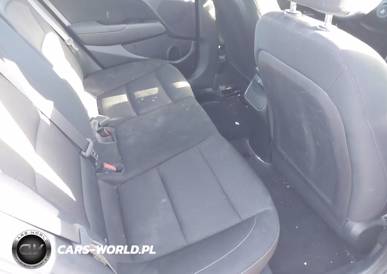 2018 Hyundai Elantra Sel VIN:5NPD84LF5JH312806 - 8