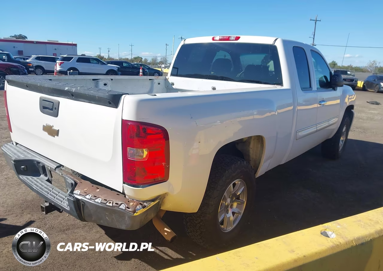 2011 Chevrolet Silverado 1500 Lt VIN:1GCRCSE05BZ457114 - 4