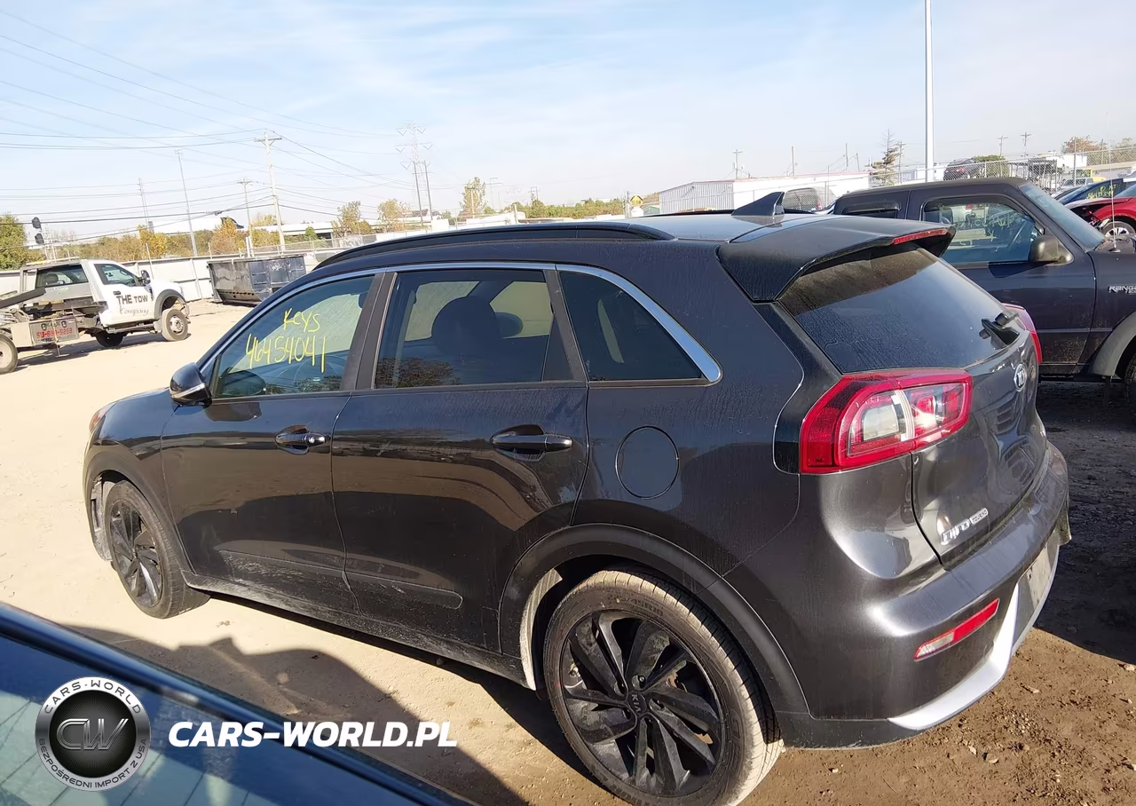 2019 Kia Niro S Touring VIN:KNDCC3LC5K5260041 - 14
