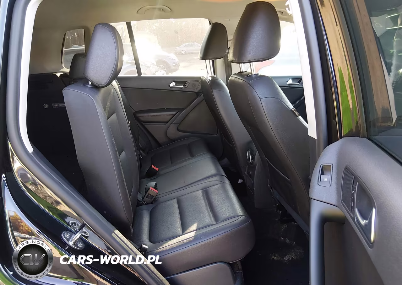 2016 Volkswagen Tiguan S VIN:WVGBV7AXXGW556107 - 8
