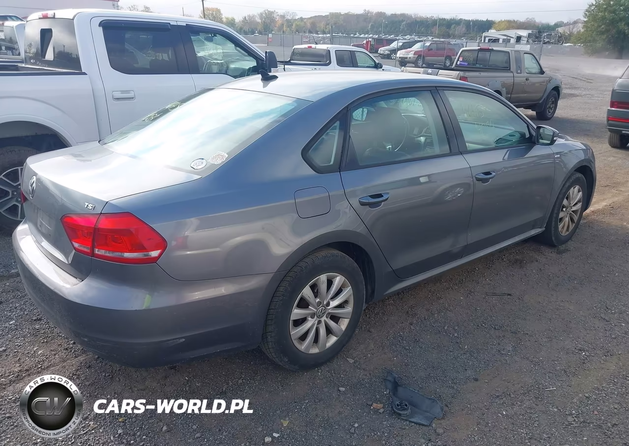 2014 Volkswagen Passat 1.8T Wolfsburg Edition VIN:1VWAT7A39EC104504 - 4