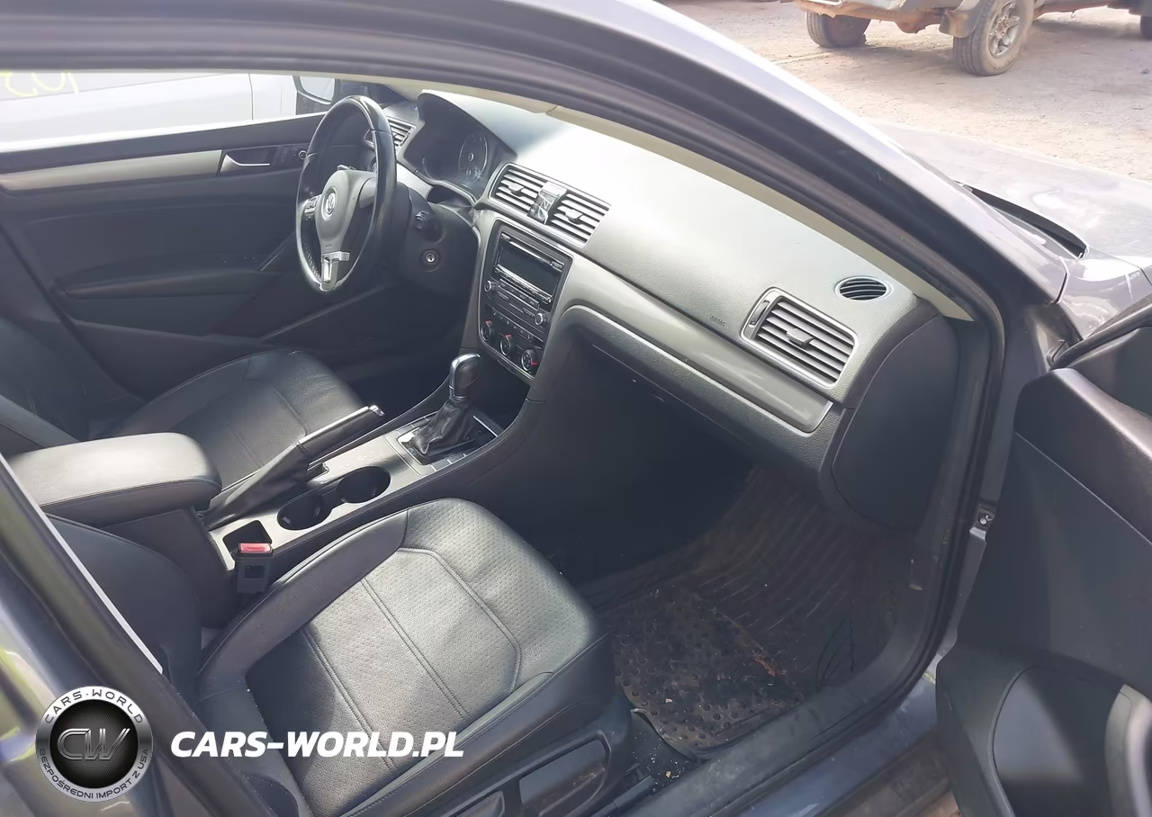 2014 Volkswagen Passat 1.8T Wolfsburg Edition VIN:1VWAT7A39EC104504 - 5