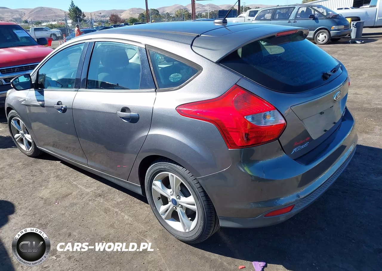 2014 Ford Focus Se VIN:1FADP3K26EL143883 - 3