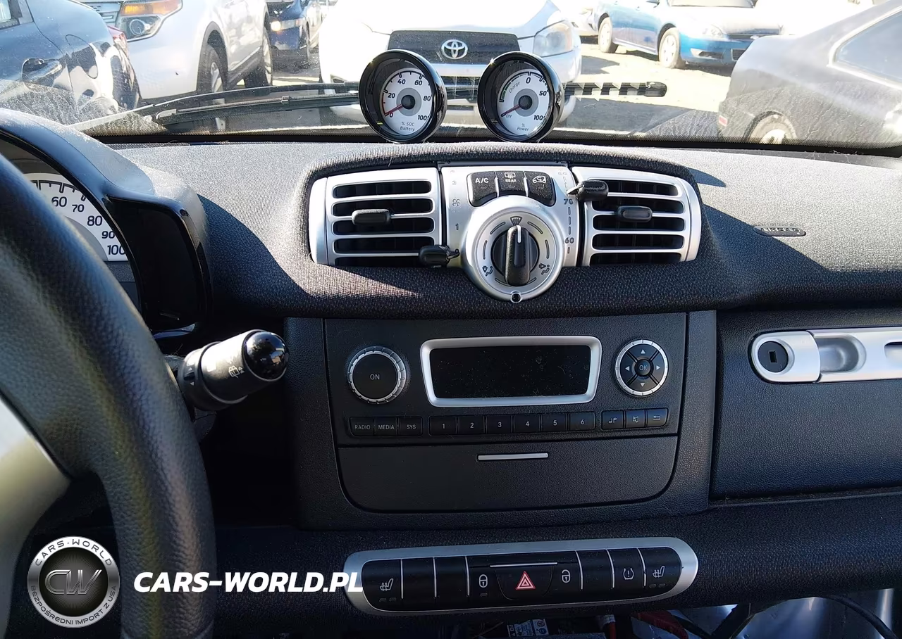 2014 Smart Fortwo Electric Drive Passion VIN:WMEEJ9AAXEK778091 - 14