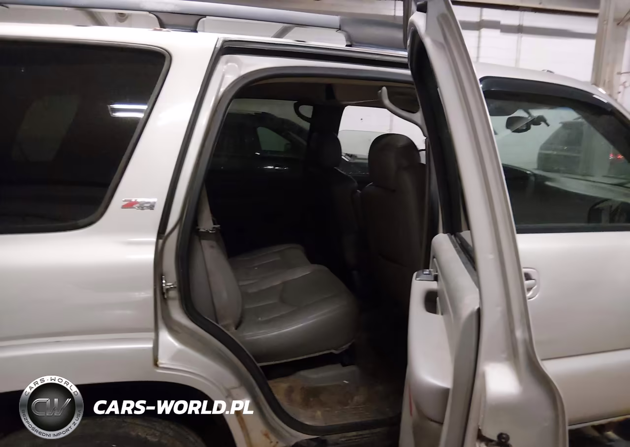 2005 Chevrolet Tahoe Z71 VIN:1GNEK13T75R272566 - 8