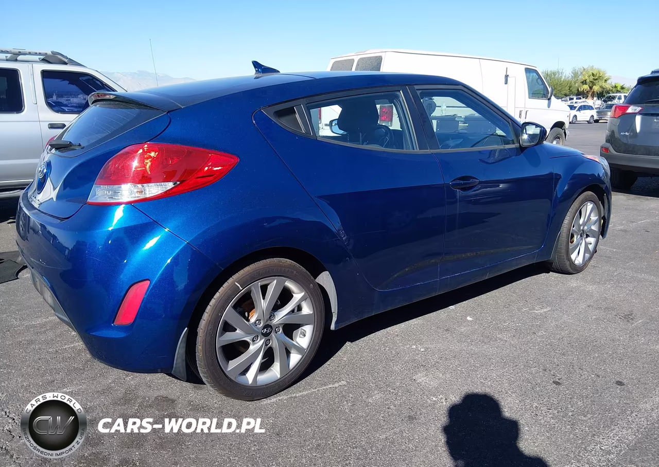 2016 Hyundai Veloster VIN:KMHTC6AD9GU287071 - 4