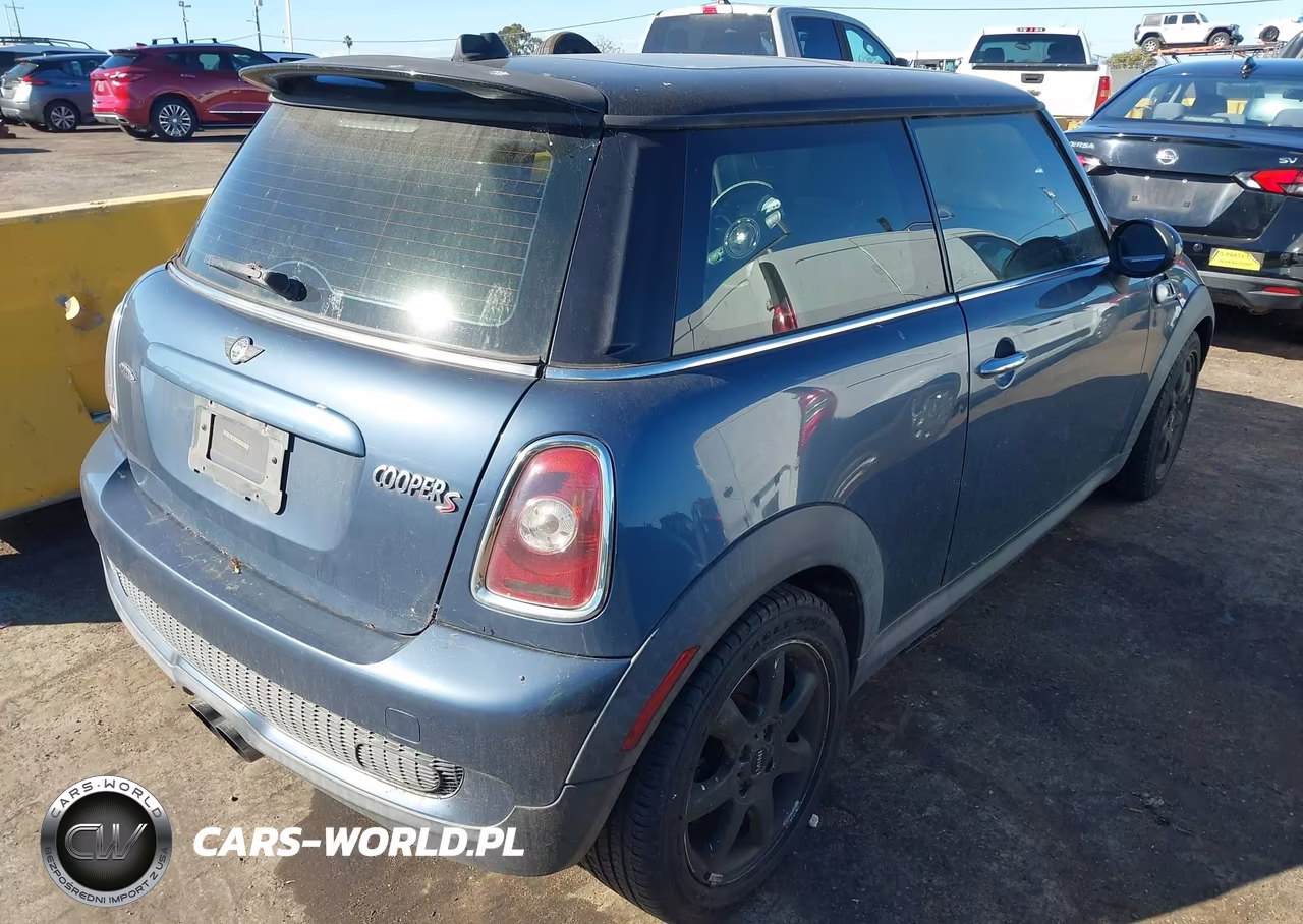 2010 Mini Cooper S VIN:WMWMF7C51ATX42016 - 4