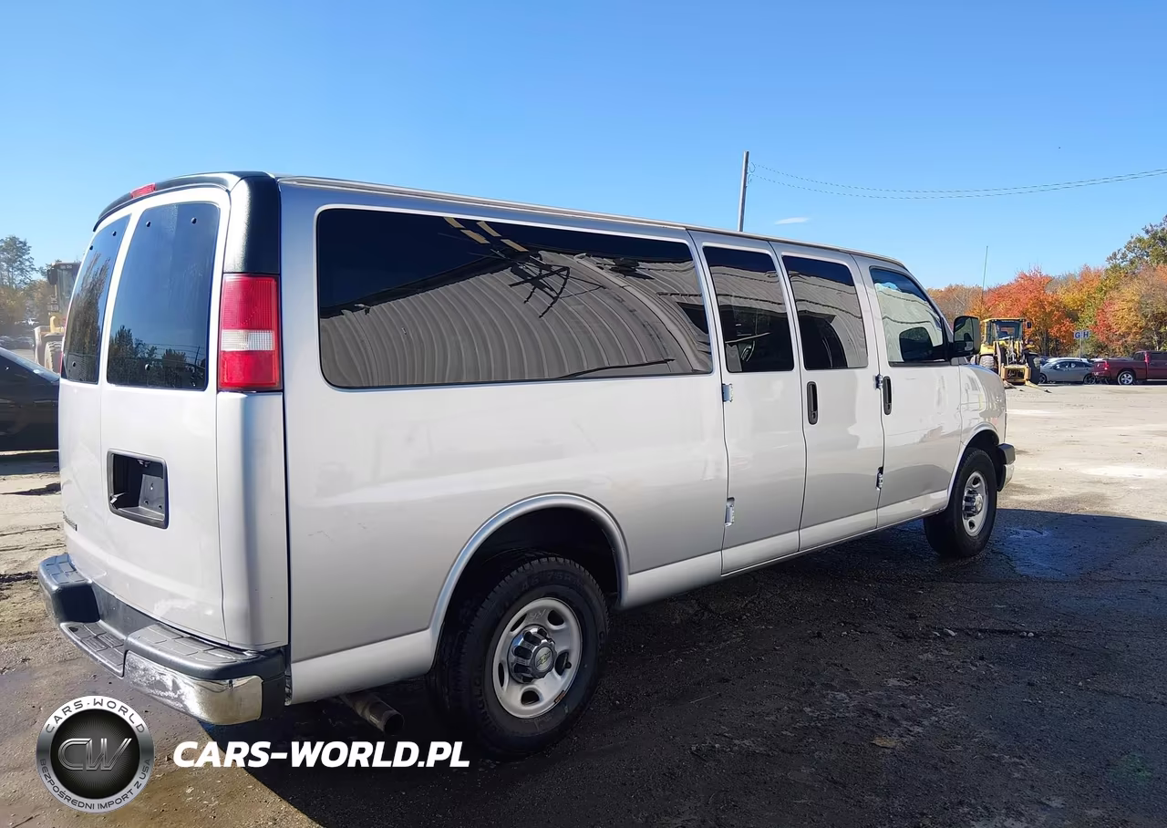 2016 Chevrolet Express 3500 Lt VIN:1GAZGPFF6G1210686 - 4