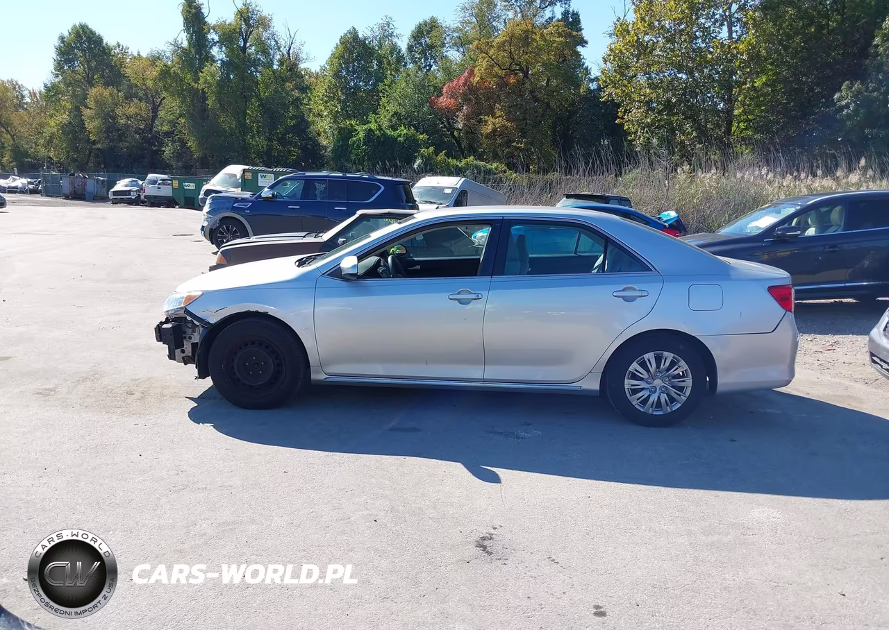 2014 Toyota Camry Le VIN:4T4BF1FK2ER411293 - 15