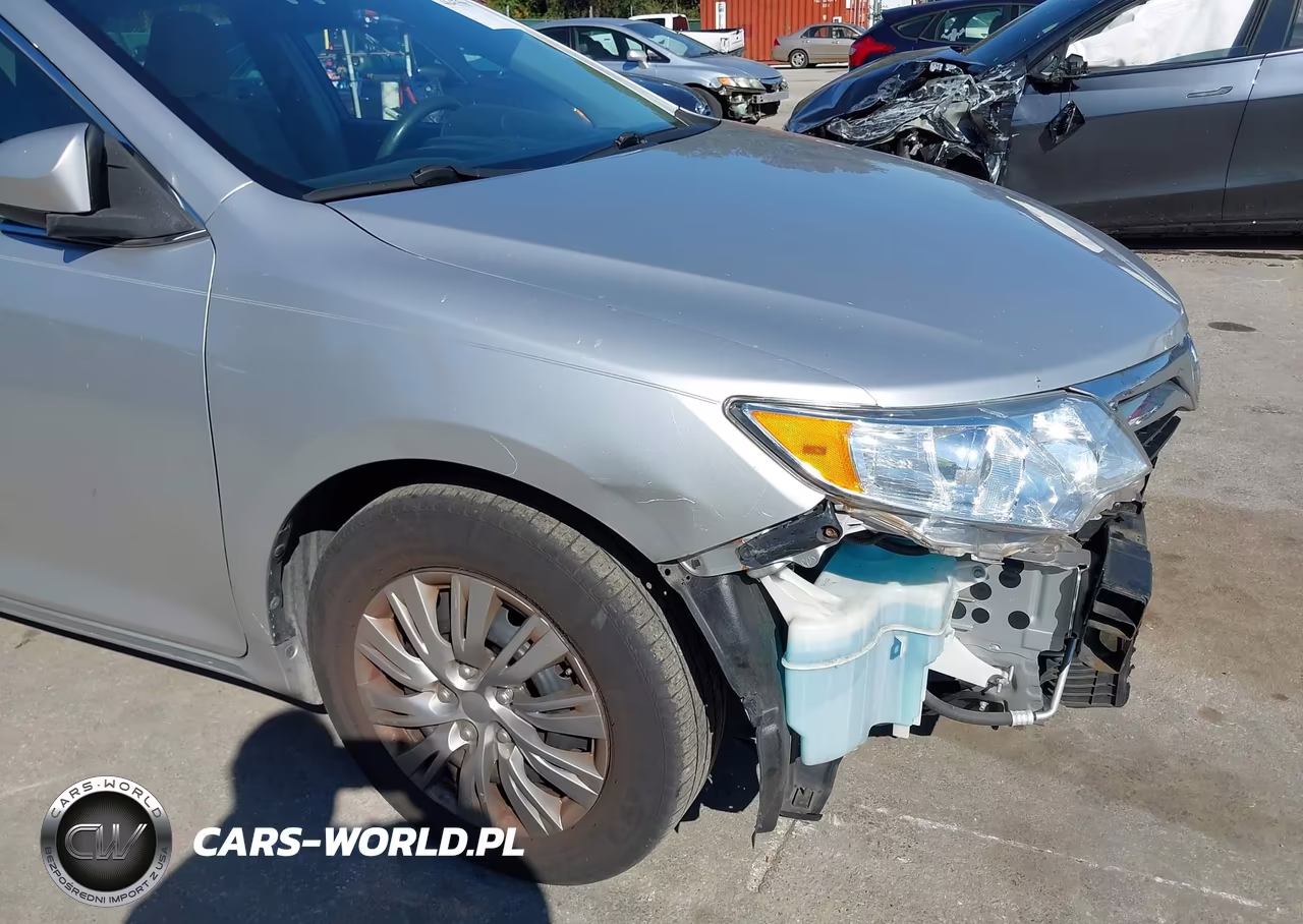 2014 Toyota Camry Le VIN:4T4BF1FK2ER411293 - 18