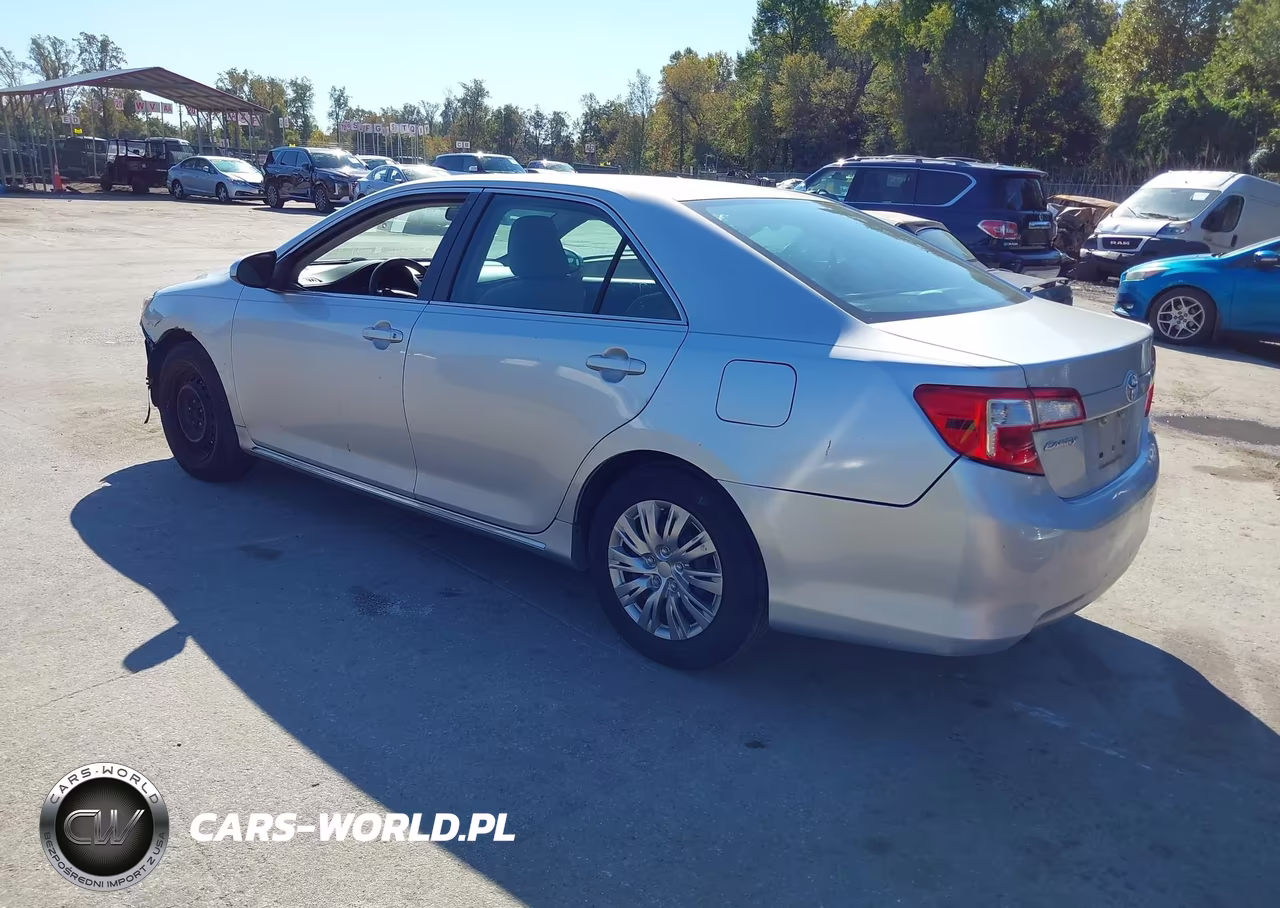 2014 Toyota Camry Le VIN:4T4BF1FK2ER411293 - 3