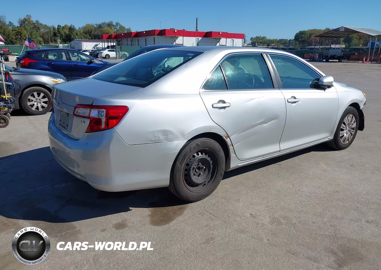 2014 Toyota Camry Le VIN:4T4BF1FK2ER411293 - 4