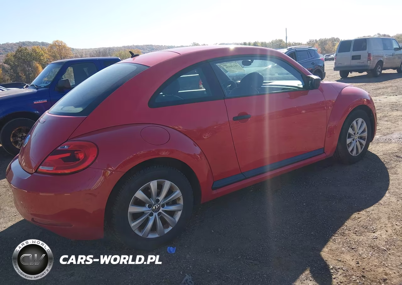 2015 Volkswagen Beetle 1.8T Fleet Edition VIN:3VWF17AT8FM639321 - 4