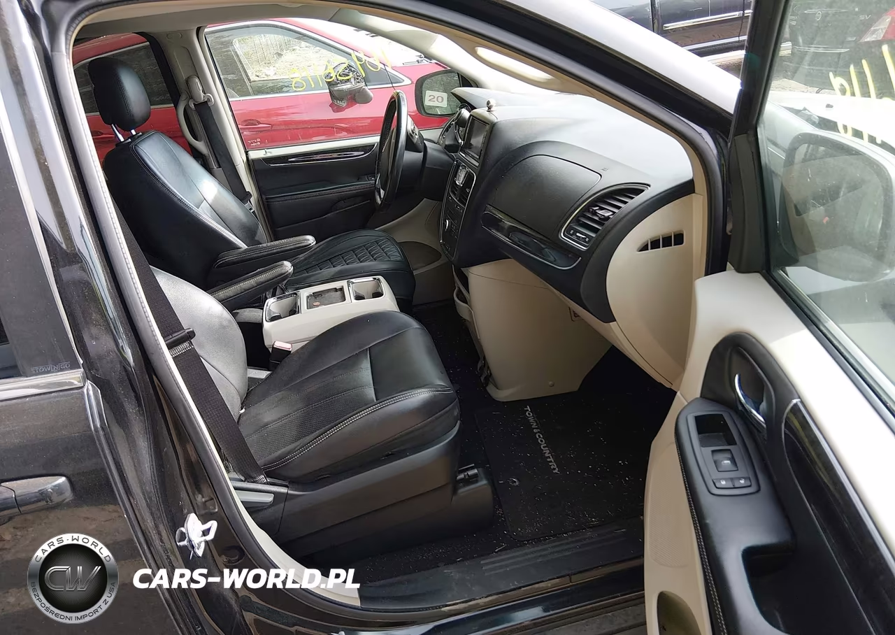 2012 Chrysler Town & Country Touring VIN:2C4RC1BG7CR338035 - 5