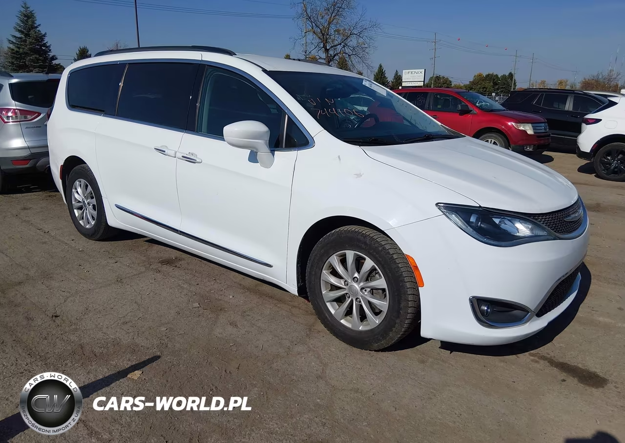 2017 Chrysler Pacifica Touring-L