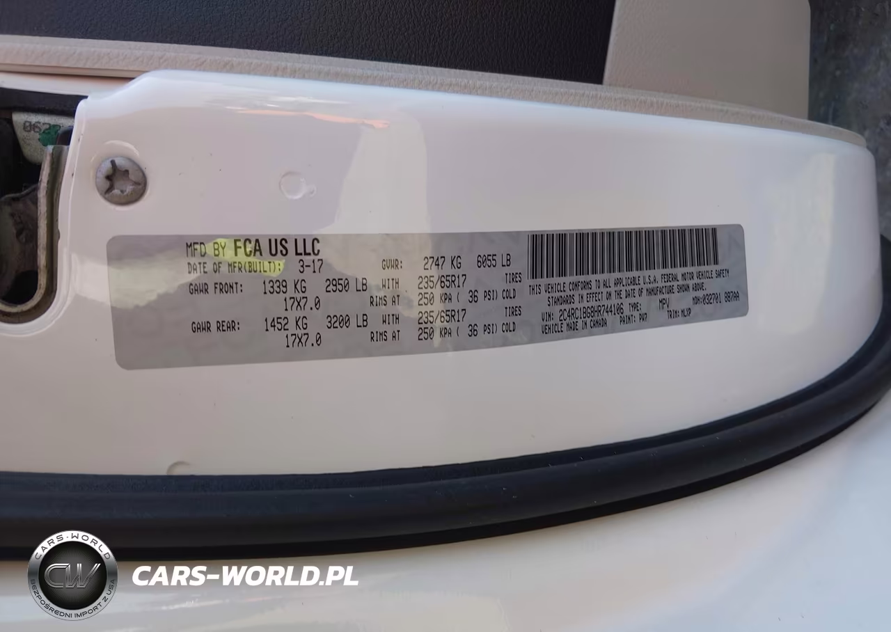 2017 Chrysler Pacifica Touring-L VIN:2C4RC1BG8HR744106 - 9