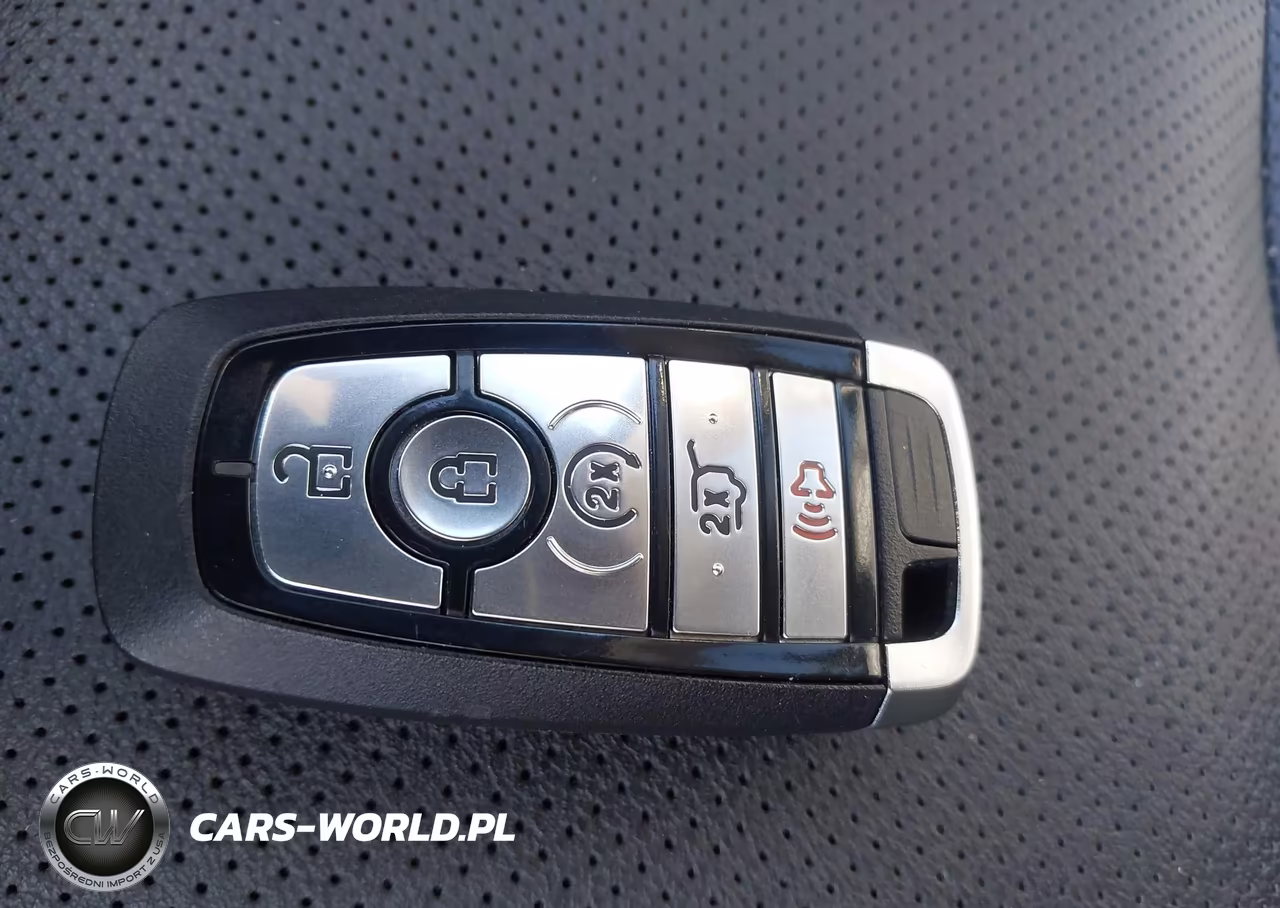2020 Ford Escape Titanium VIN:1FMCU9J91LUB47035 - 11
