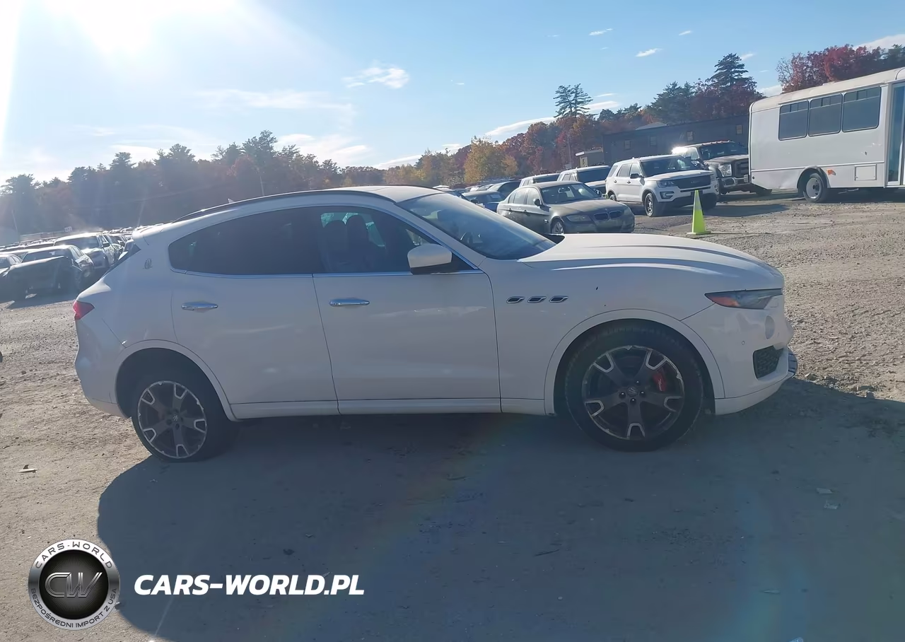 2017 Maserati Levante S VIN:ZN661YUS0HX239440 - 13