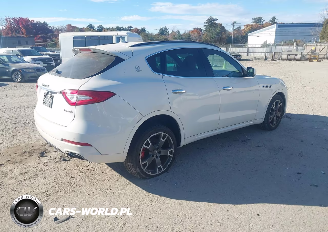 2017 Maserati Levante S VIN:ZN661YUS0HX239440 - 4