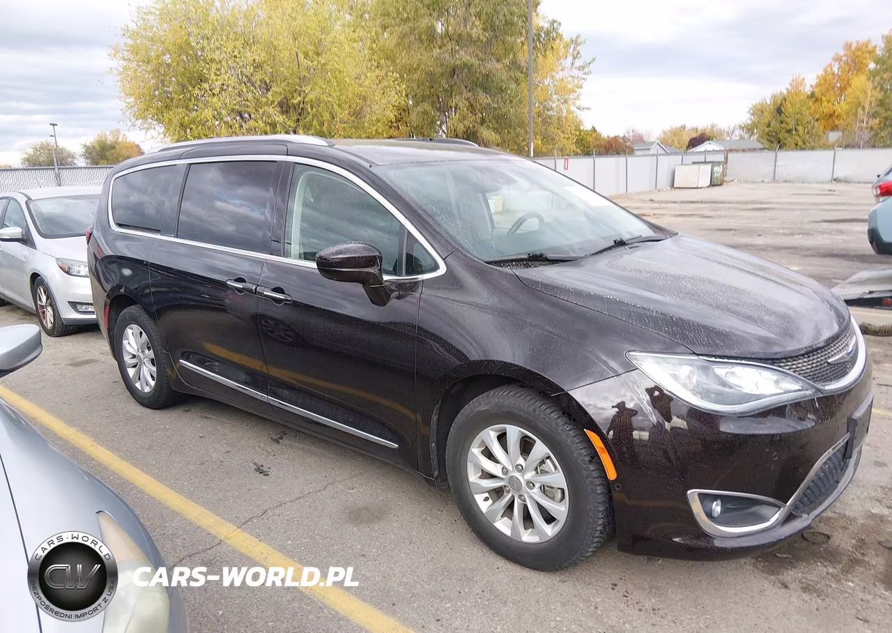 2018 Chrysler Pacifica Touring L – zdjęcie 1 z 17