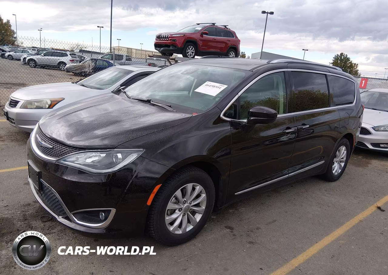 2018 Chrysler Pacifica Touring L VIN:2C4RC1BG0JR262977 - 2