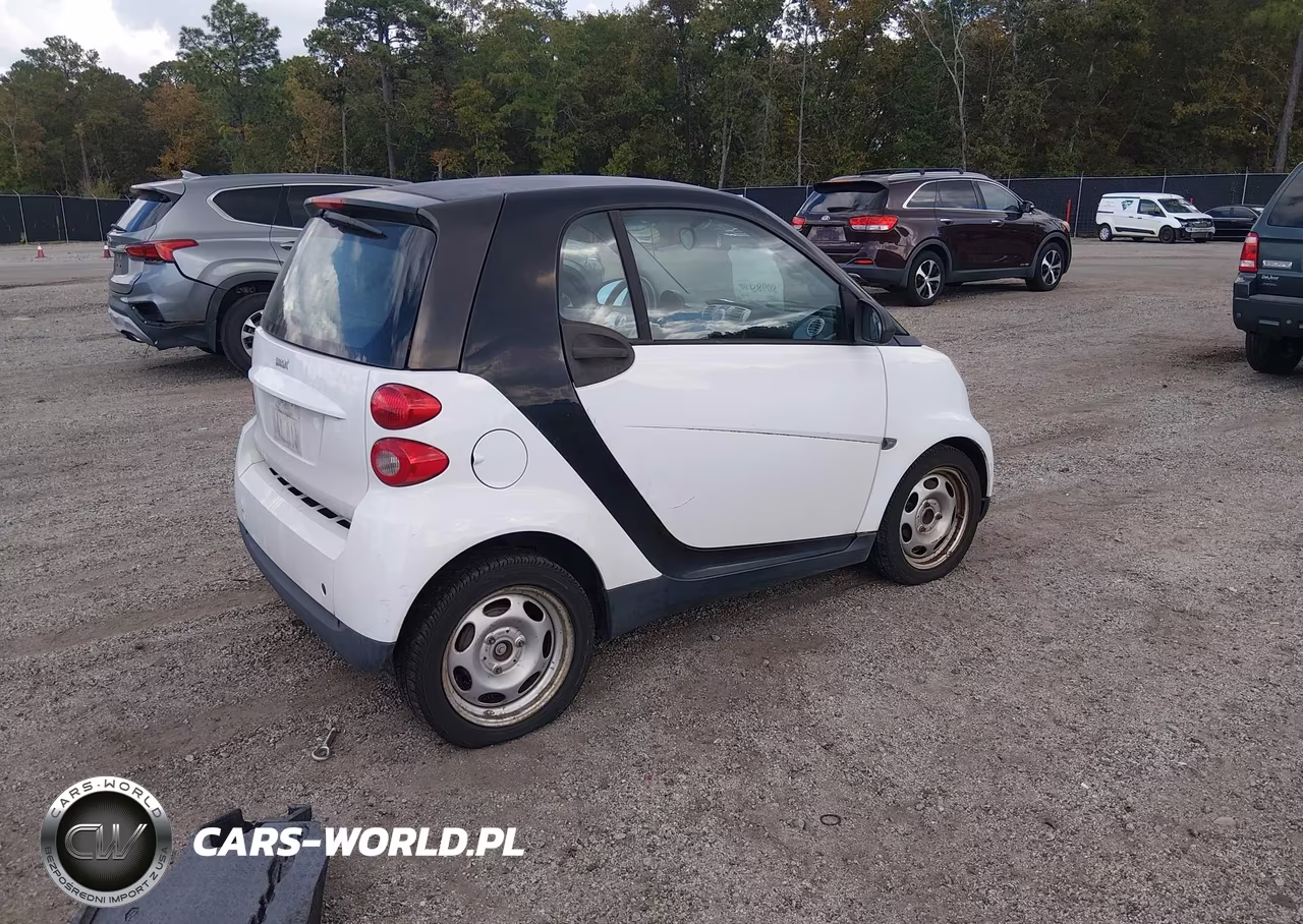 2011 Smart Fortwo Passion-Pure VIN:WMEEJ3BA6BK479074 - 4
