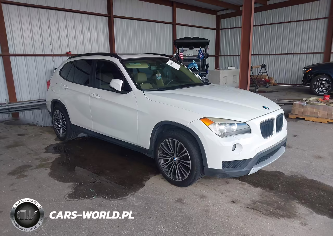 2014 BMW X1 xDrive28I VIN:WBAVL1C57EVR93160 - 1