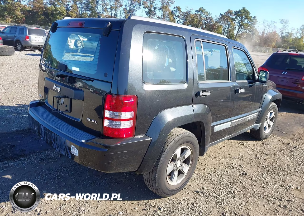 2008 Jeep Liberty Sport VIN:1J8GN28K28W246972 - 4