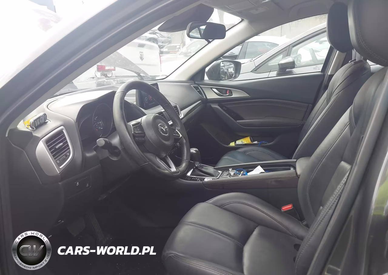 2018 Mazda Mazda3 Touring VIN:3MZBN1V34JM258066 - 17