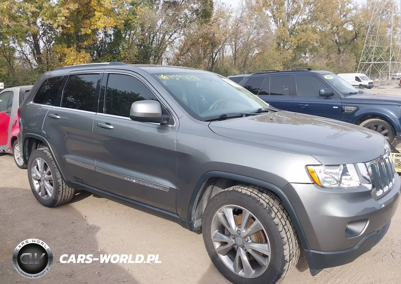 2013 Jeep Grand Cherokee Laredo VIN:1C4RJFATXDC503393 - 13