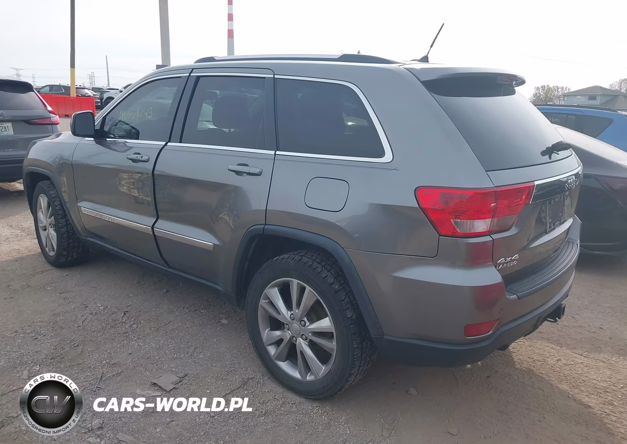 2013 Jeep Grand Cherokee Laredo VIN:1C4RJFATXDC503393 - 3