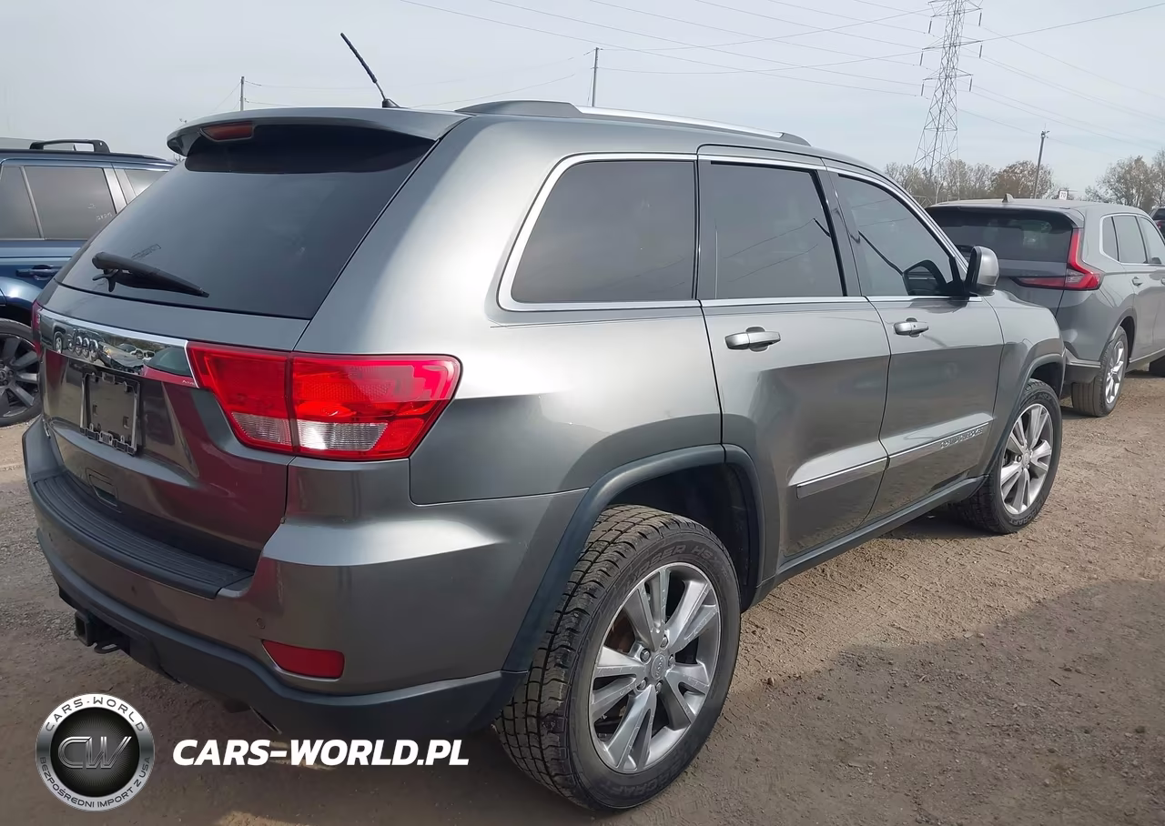 2013 Jeep Grand Cherokee Laredo VIN:1C4RJFATXDC503393 - 4