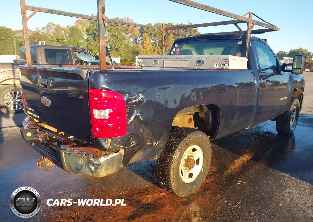 2008 Chevrolet Silverado 2500Hd Work Truck VIN:1GCHC24K98E195127 - 4