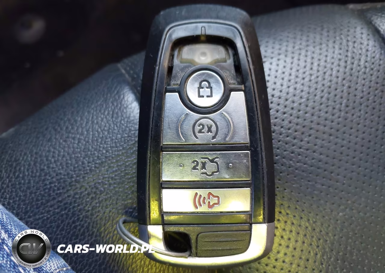 2019 Ford Fusion Energi Titanium VIN:3FA6P0SU3KR156869 - 11