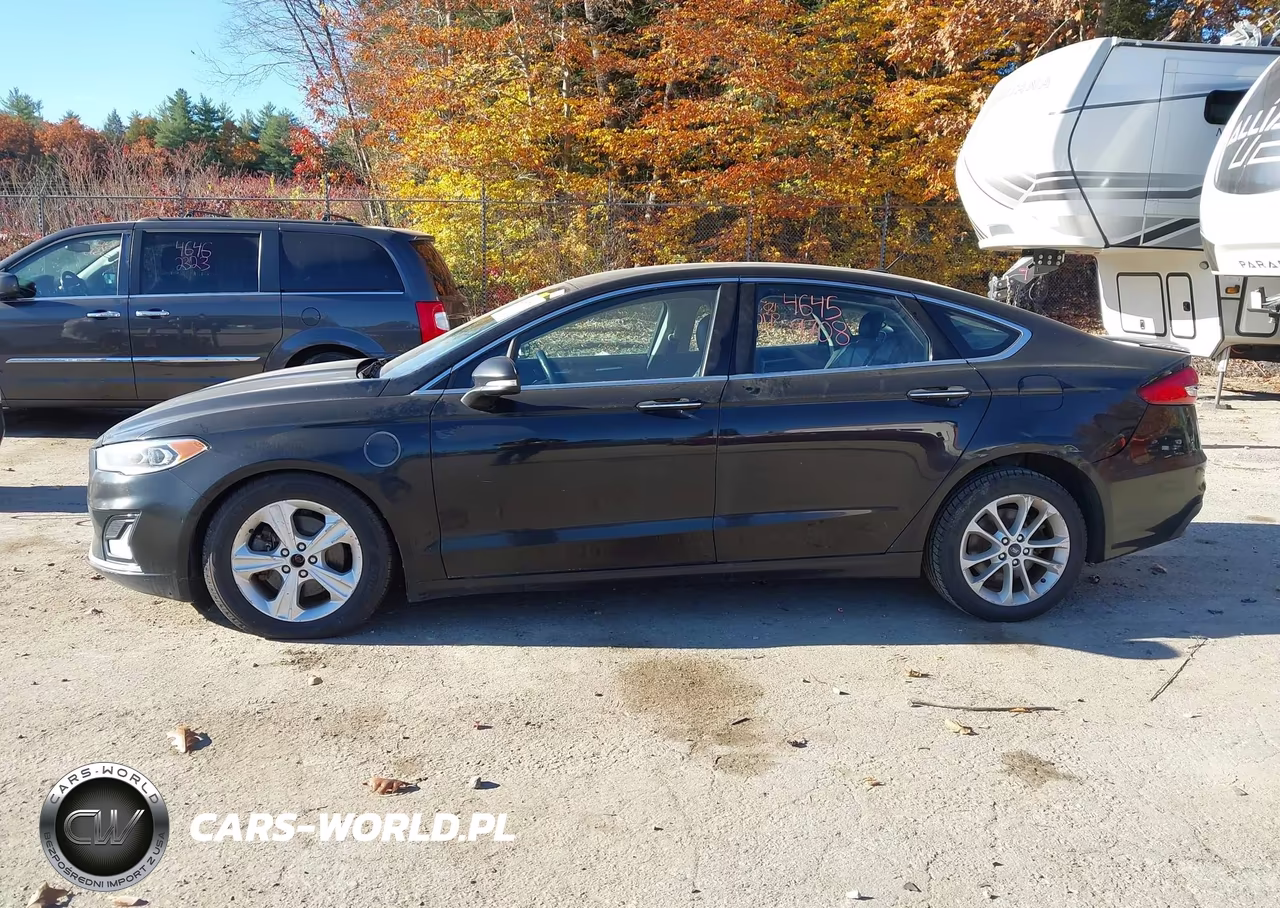 2019 Ford Fusion Energi Titanium VIN:3FA6P0SU3KR156869 - 14