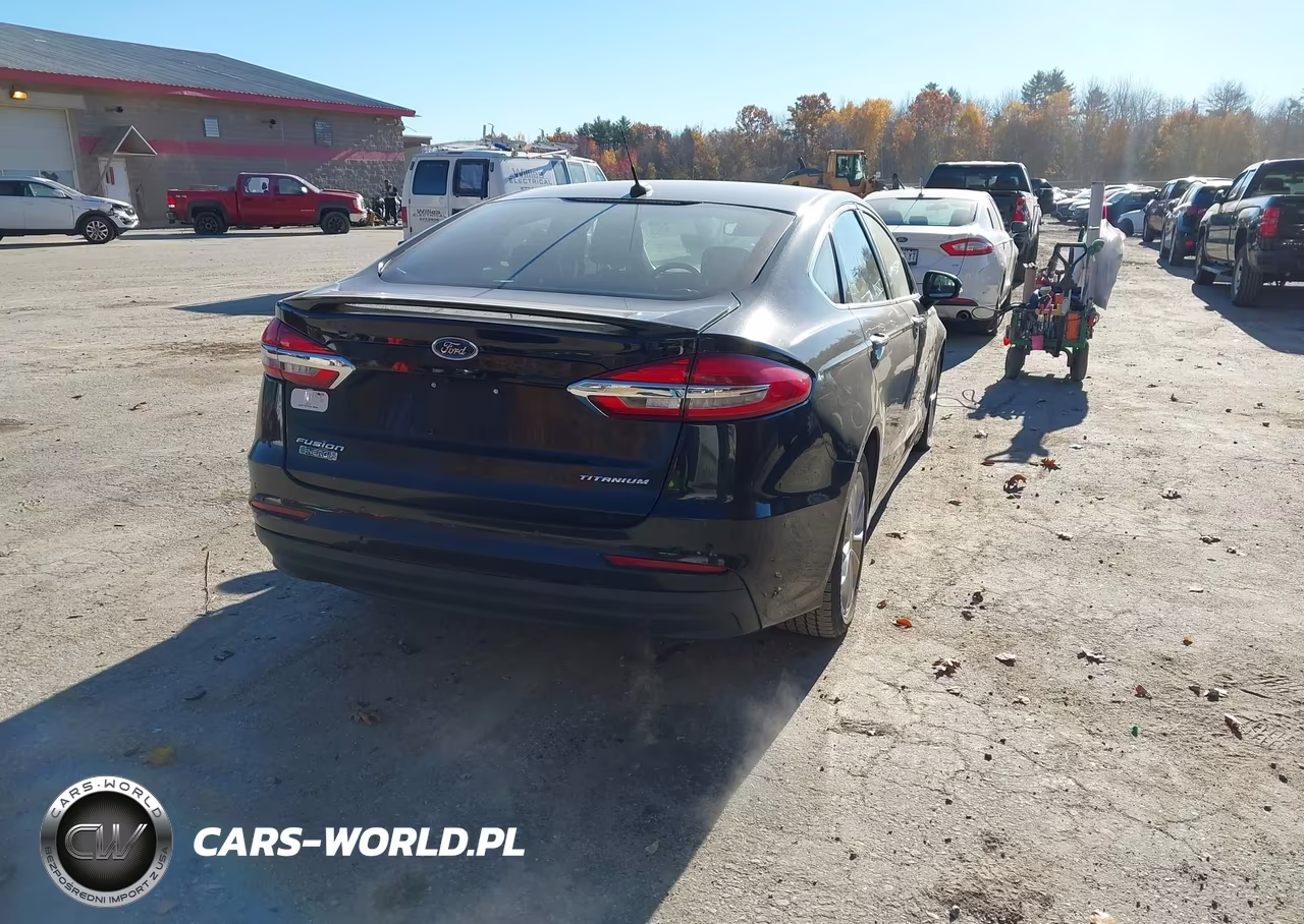 2019 Ford Fusion Energi Titanium VIN:3FA6P0SU3KR156869 - 4