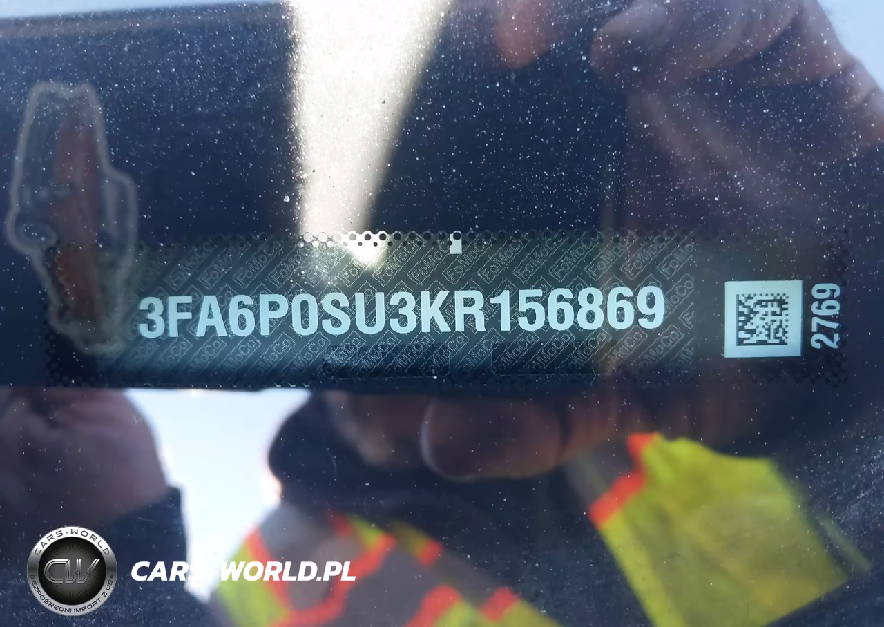 2019 Ford Fusion Energi Titanium VIN:3FA6P0SU3KR156869 - 9