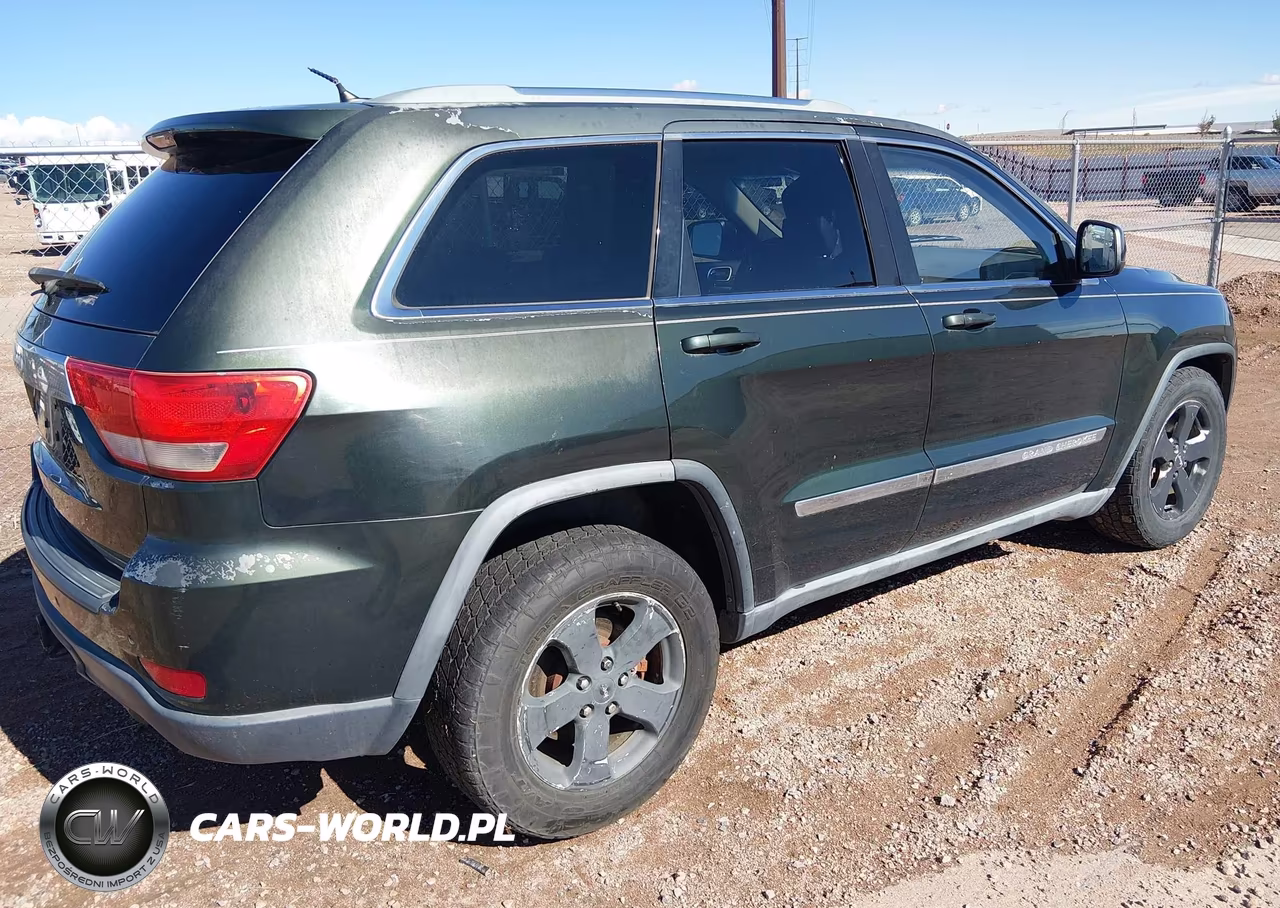 2011 Jeep Grand Cherokee Laredo VIN:1J4RS4GG2BC544927 - 4