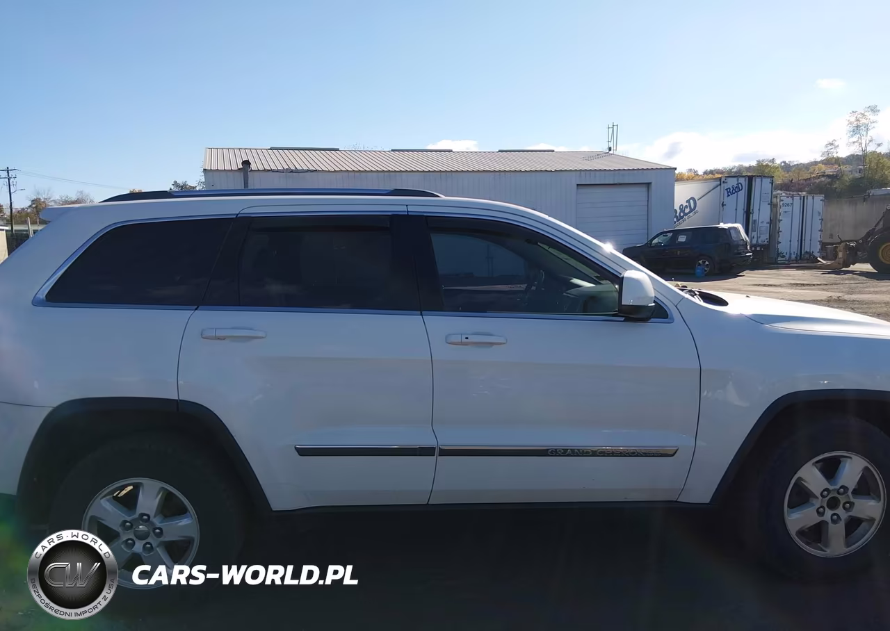 2013 Jeep Grand Cherokee Laredo VIN:1C4RJFAGXDC580395 - 13