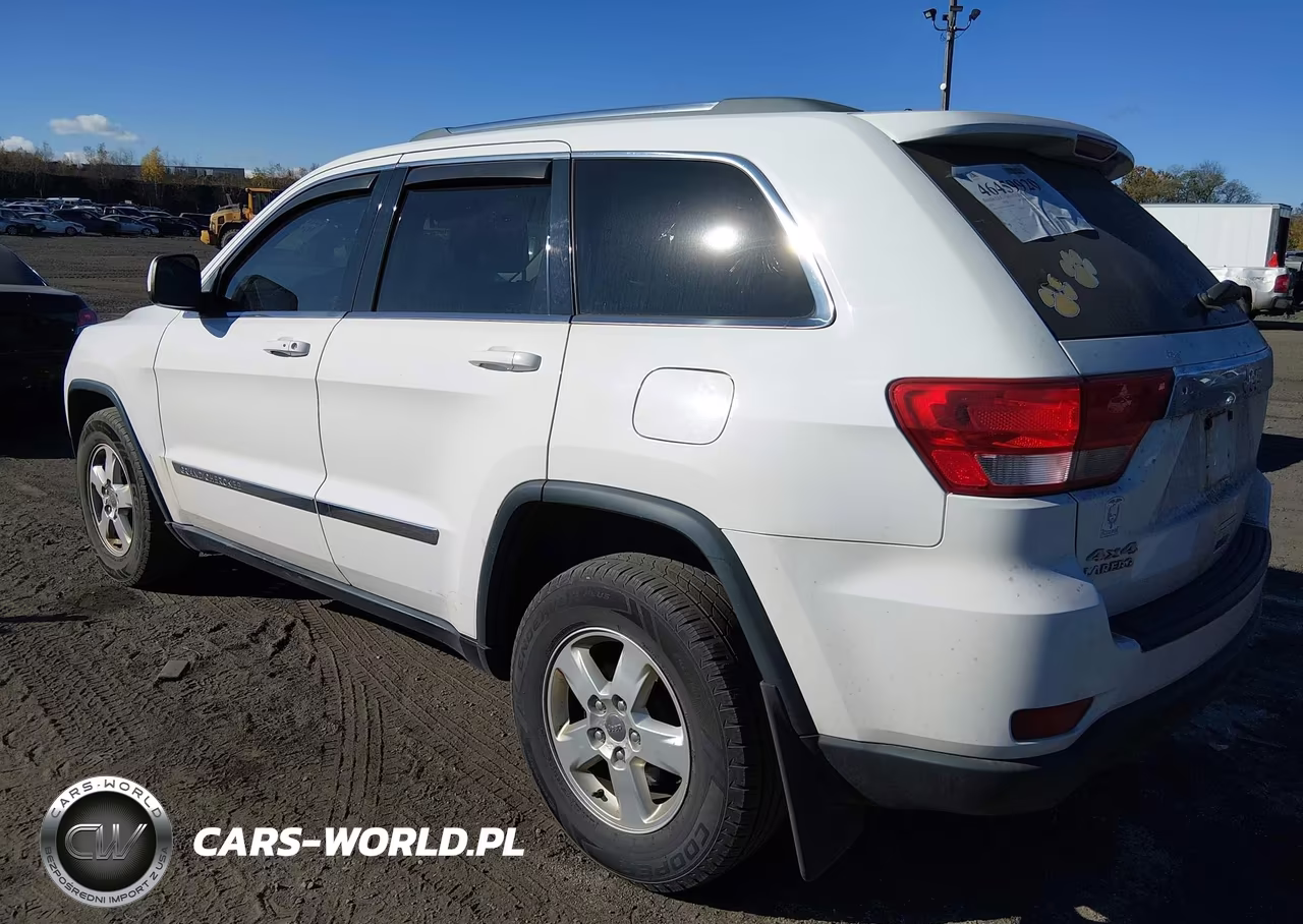 2013 Jeep Grand Cherokee Laredo VIN:1C4RJFAGXDC580395 - 3