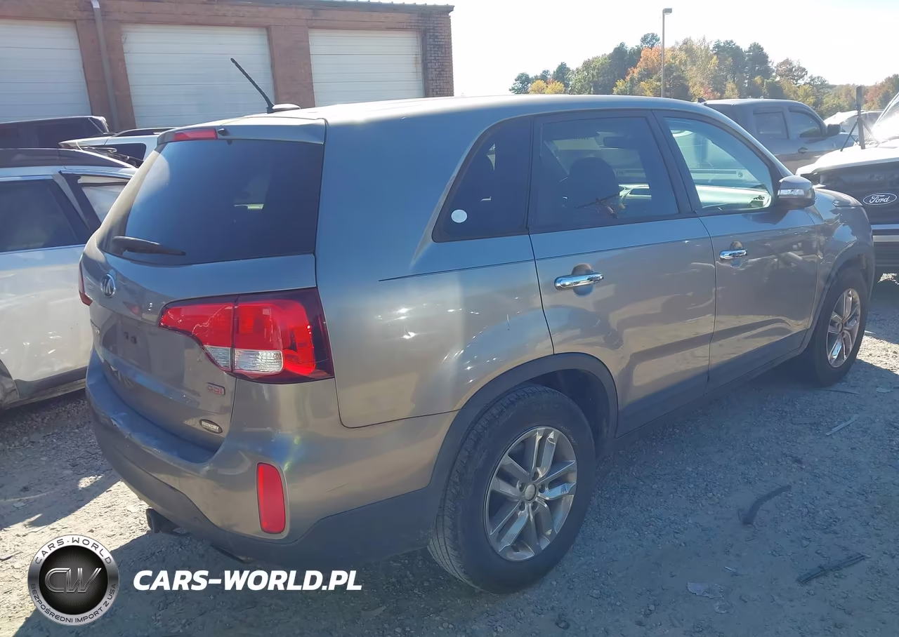 2015 Kia Sorento Lx VIN:5XYKT3A68FG591945 - 4