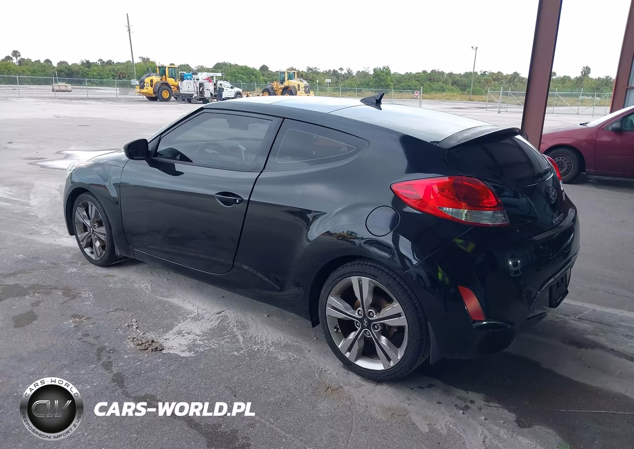 2016 Hyundai Veloster VIN:KMHTC6AD4GU259100 - 3