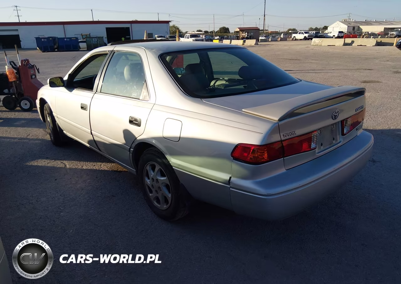 2000 Toyota Camry Le V6 VIN:4T1BF22K2YU102899 - 3