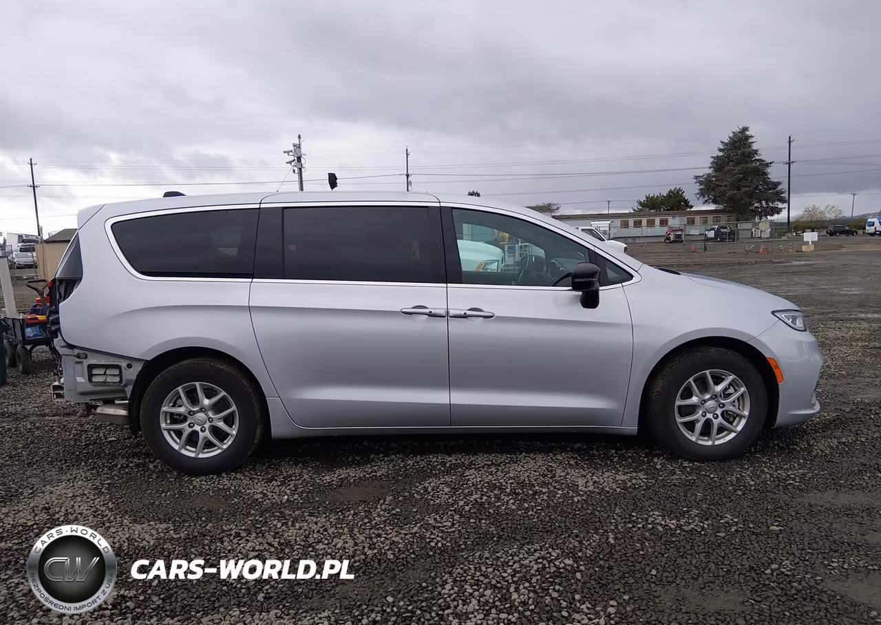 2026 Chrysler Pacifica Select VIN:2C4RC1BG1TR185863 - 14
