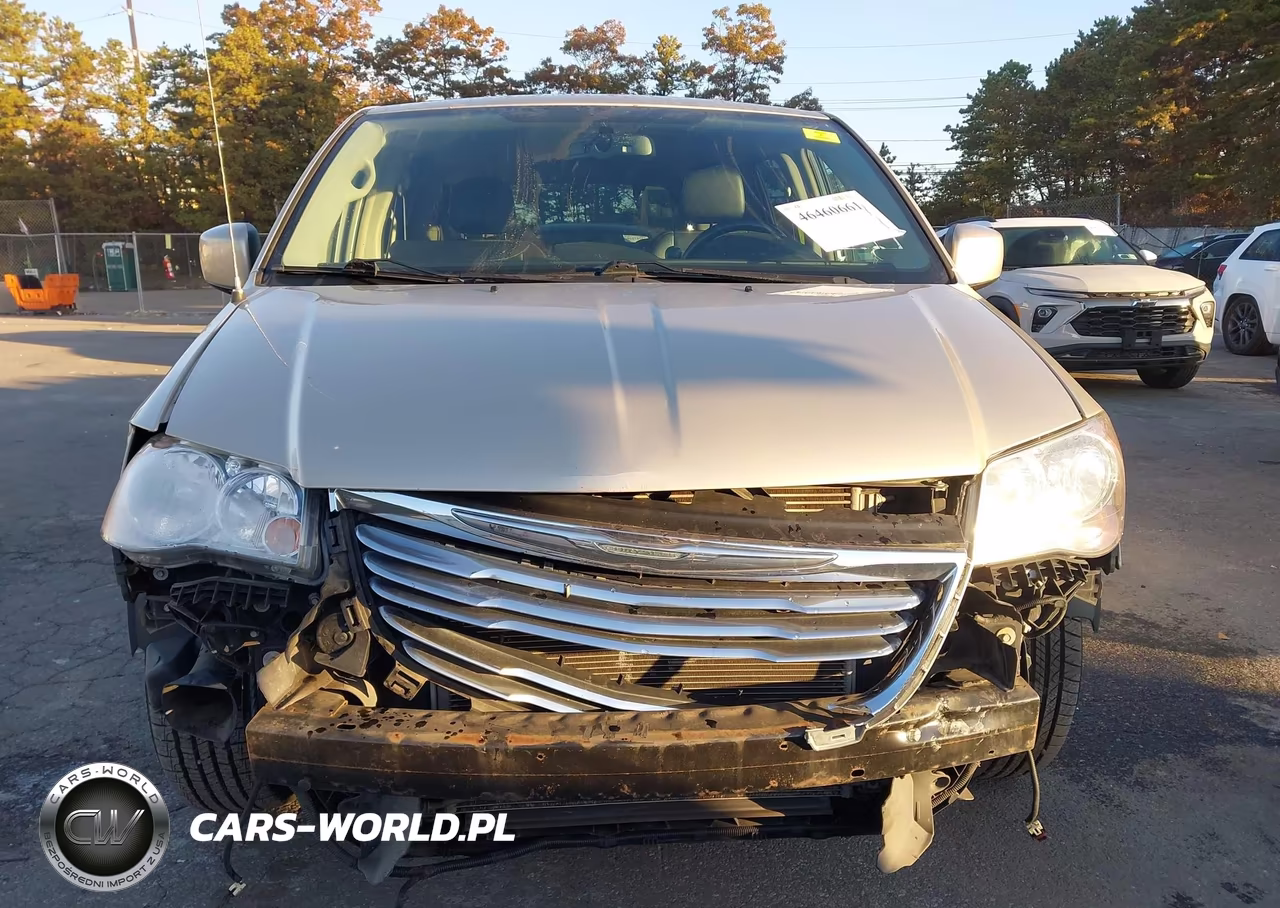 2015 Chrysler Town & Country Touring VIN:2C4RC1BGXFR594805 - 13