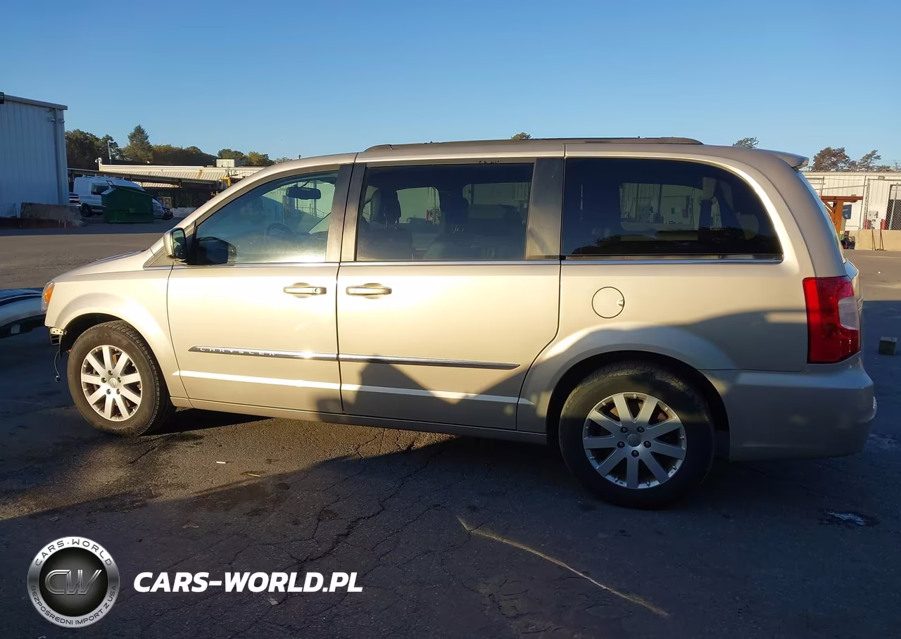 2015 Chrysler Town & Country Touring VIN:2C4RC1BGXFR594805 - 15
