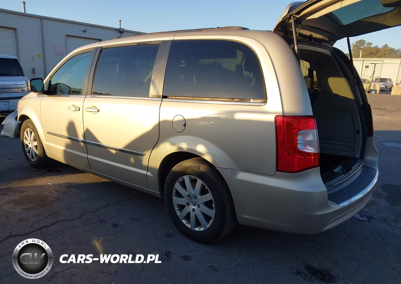 2015 Chrysler Town & Country Touring VIN:2C4RC1BGXFR594805 - 3