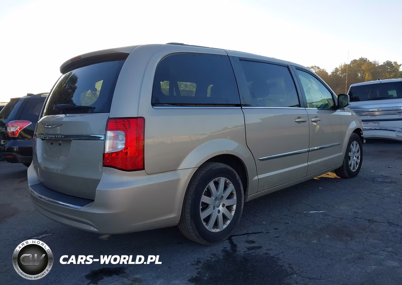 2015 Chrysler Town & Country Touring VIN:2C4RC1BGXFR594805 - 4
